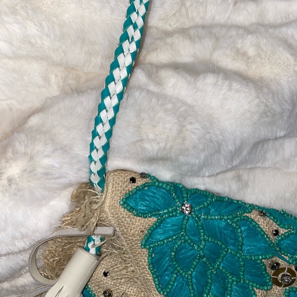 Ibban  crossbody -NWOT - Picture 3 of 4